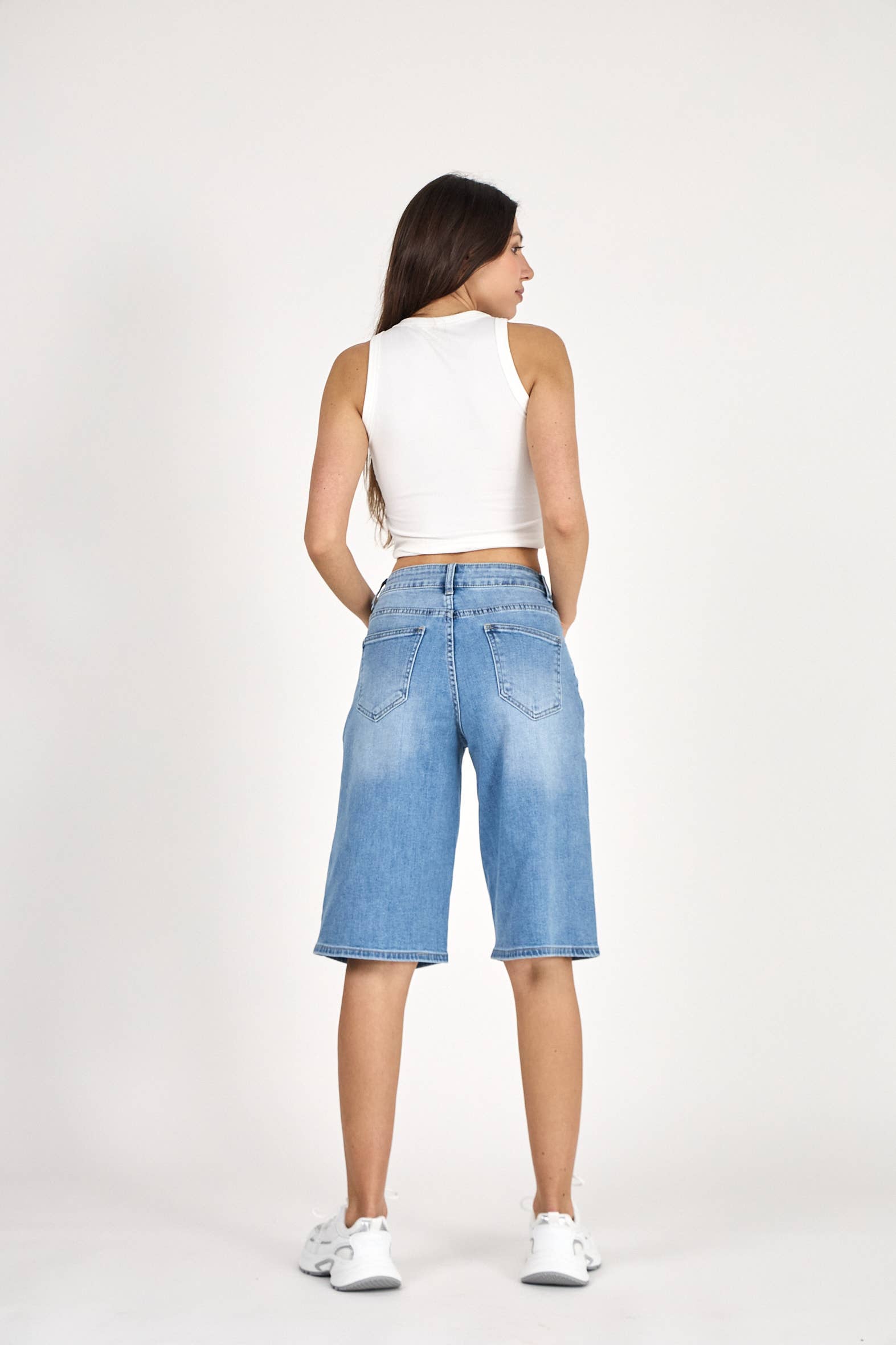 Ana & Lucy Bermuda Baggy Dad weite Passform Hellblau