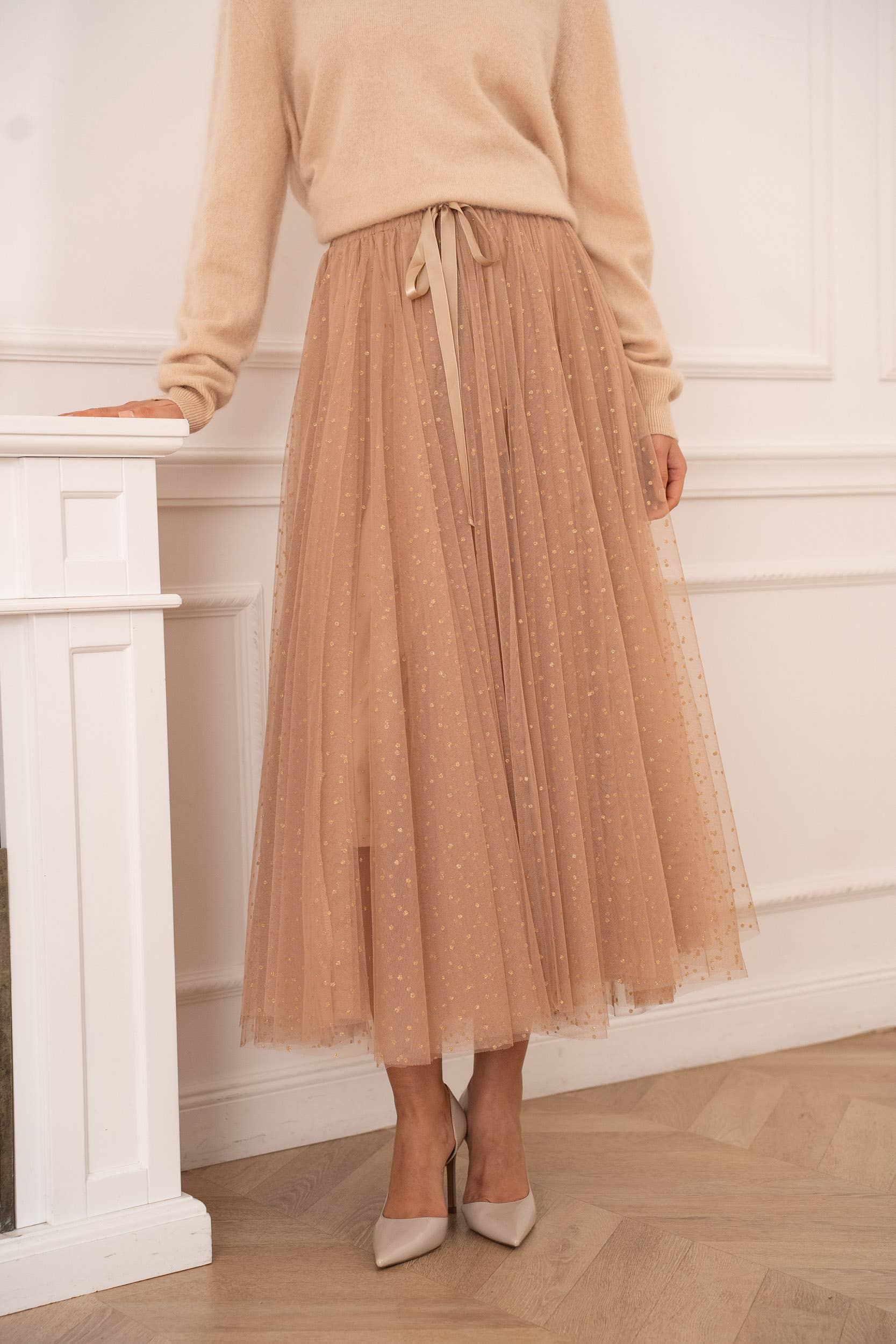 Choklate Paris Aria Maxi-Tüllrock mit goldenen Punkten in Camel-Gold