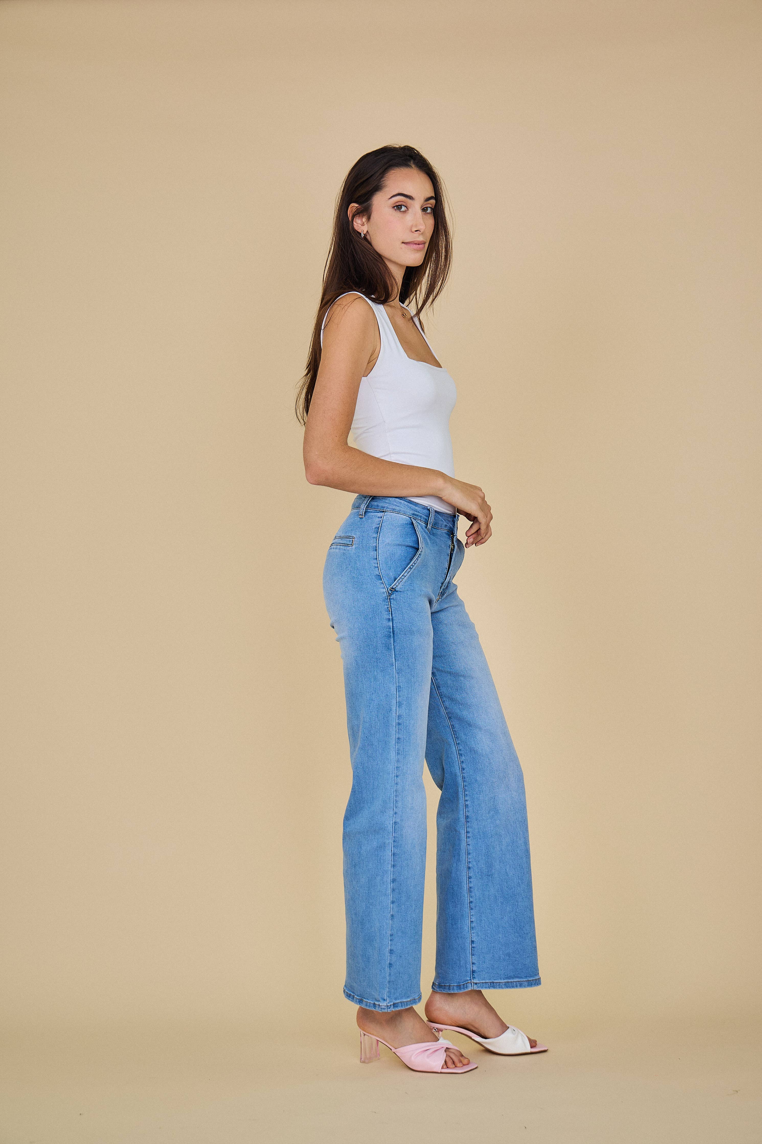 Ana & Lucy Damen-Jeans mit weitem Bein und Chino-Taschen Hellblau