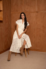 Choklate Paris Langes Kleid mit klassischem Hemdkragen aus Spitze in Ecru