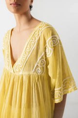 Gelbes Tunika-Kleid aus 100% Baumwolle mit Stickerei - Boho-Sommerlook von Lanidor