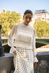 Choklate Paris Bluse Rena mit Smokdetails und Volants in Ecru