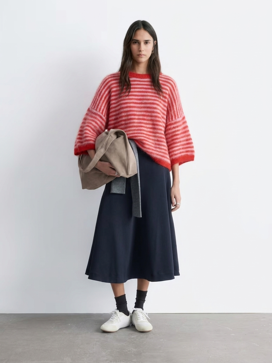 Gestreifter Oversize-Pullover in Flausch-Optik: Bordeaux / Hellblau / Einheitsgröße