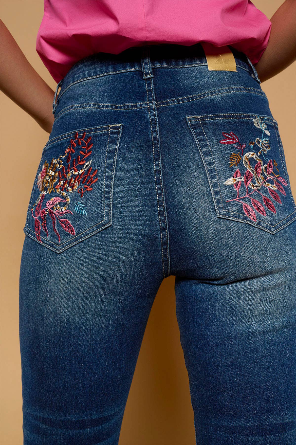 Minueto Jeans Medusa mit Stickerei Blau