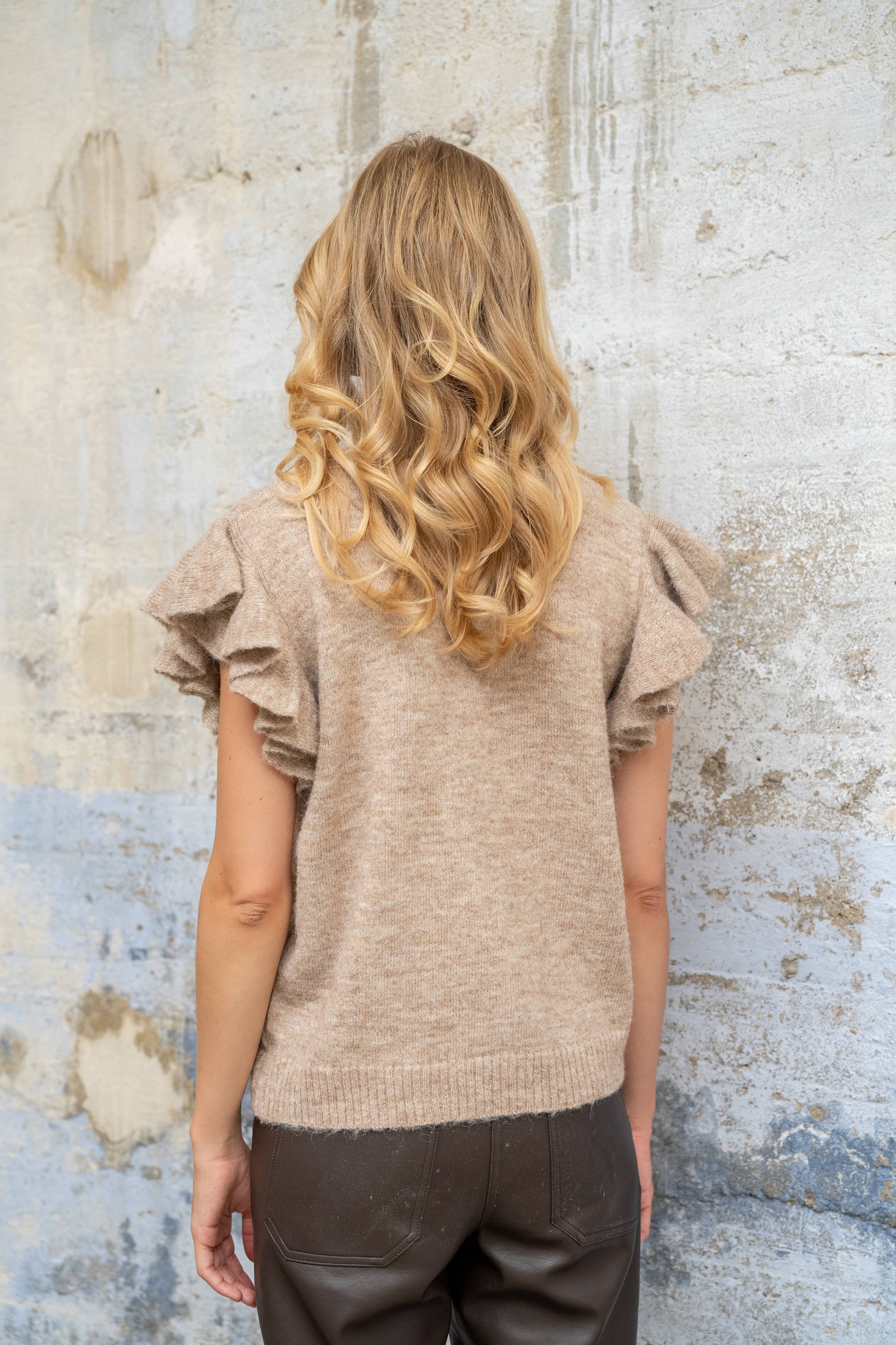 Pullover mit Rüschen PU54: Blanc / TU (S-L)