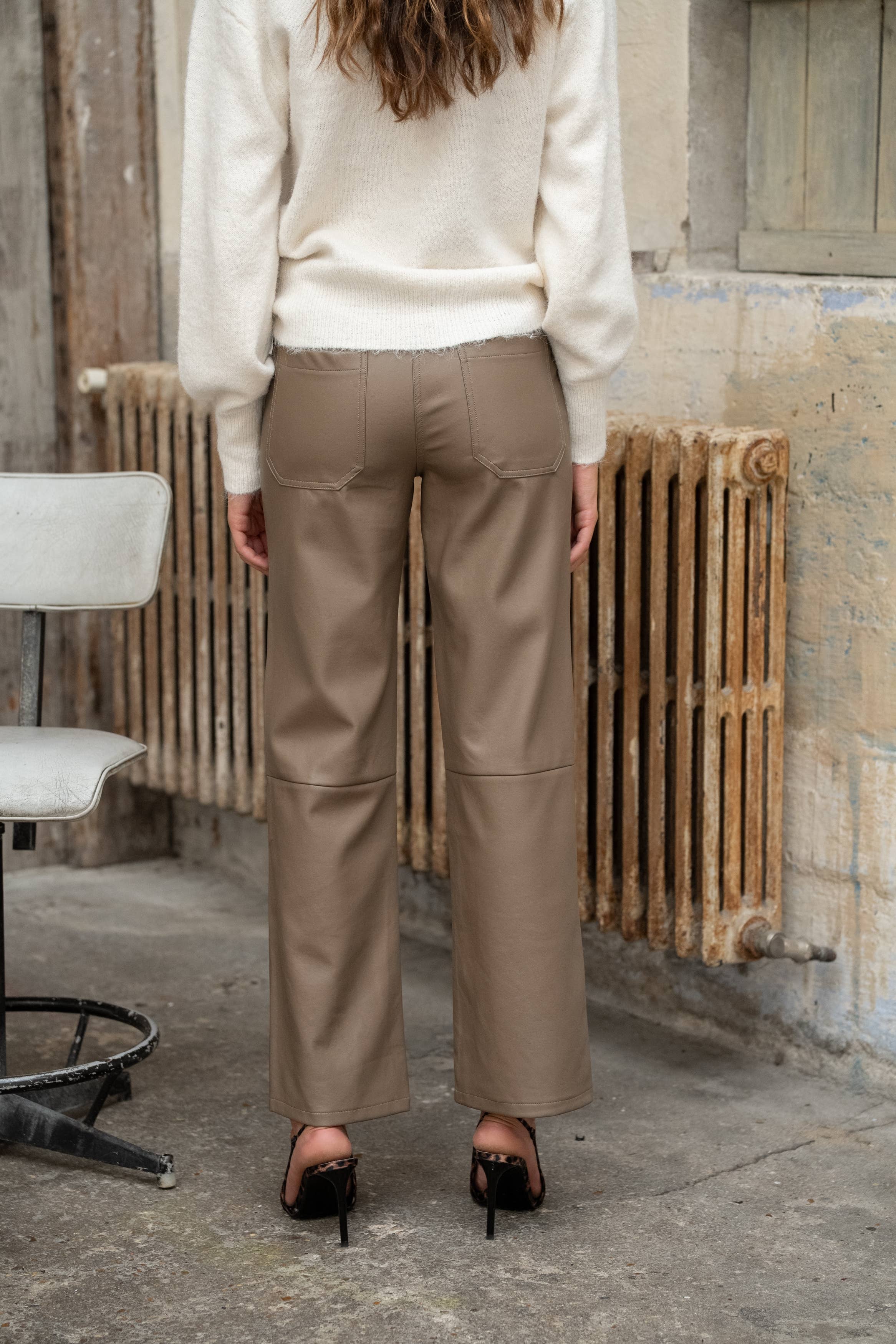 Lulumary Kunstlederhose Latte mit geradem Bein