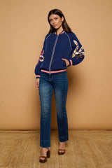 Minueto Bomberjacke Medusa Satin Blau Bestickter Ärmel