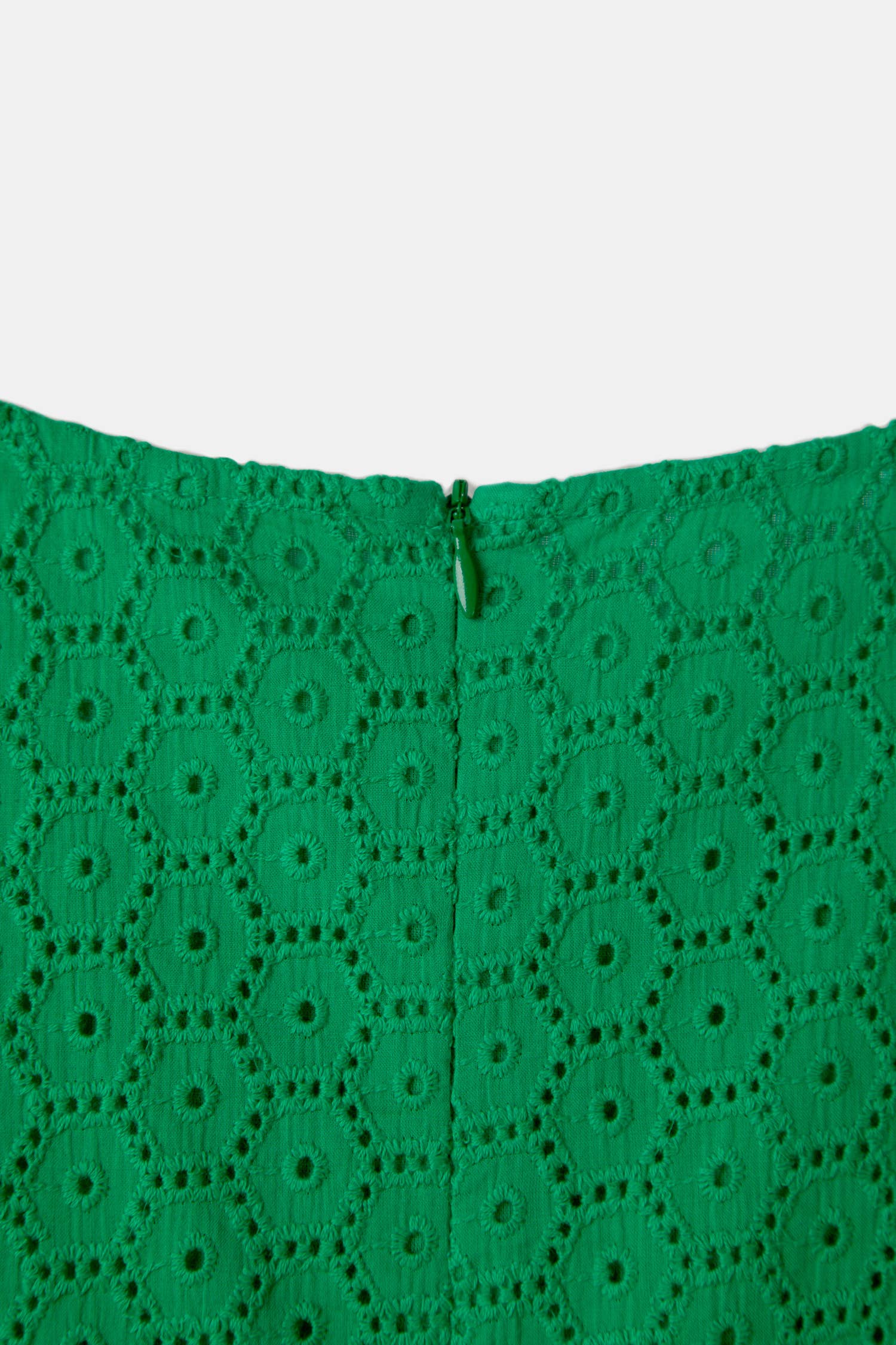 Lanidor Baumwollkleid mit floraler Lochstickerei - Sommerkleid in leuchtendem Grün