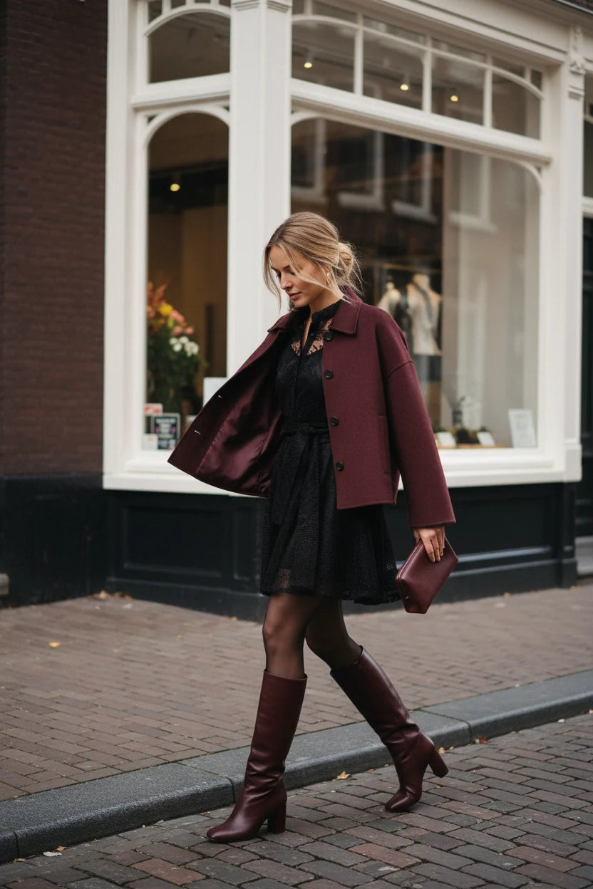 Choklate Paris Sonia Skaterkleid aus Spitze – Schwarz