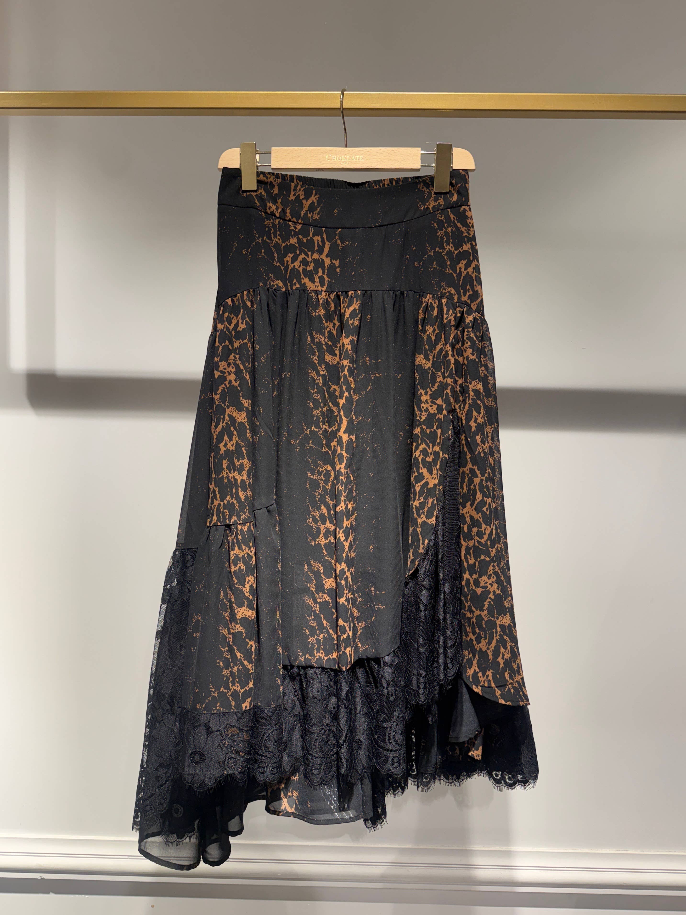 Choklate Paris asymmetrischer Leopardenrock mit Spitze in Kakao