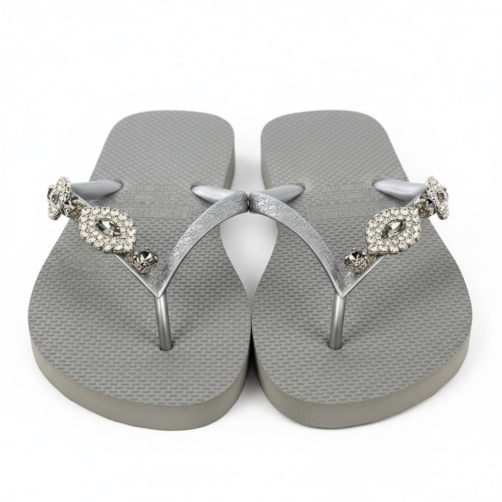CHANCLAS by Simone Herrera Zehentrenner Carlina Grey