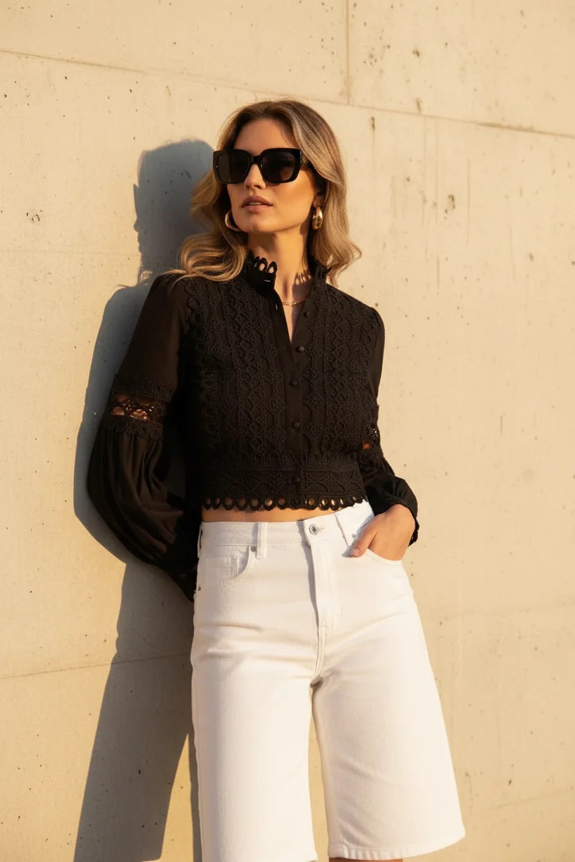 Choklate Paris Cropped-Bluse „Ellie“ Schwarz 100% Baumwolle mit Ajourspitze