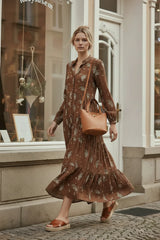 Choklate Paris Maxikleid Marbella Choco – Braunes Paisleykleid aus Viskose und Seide
