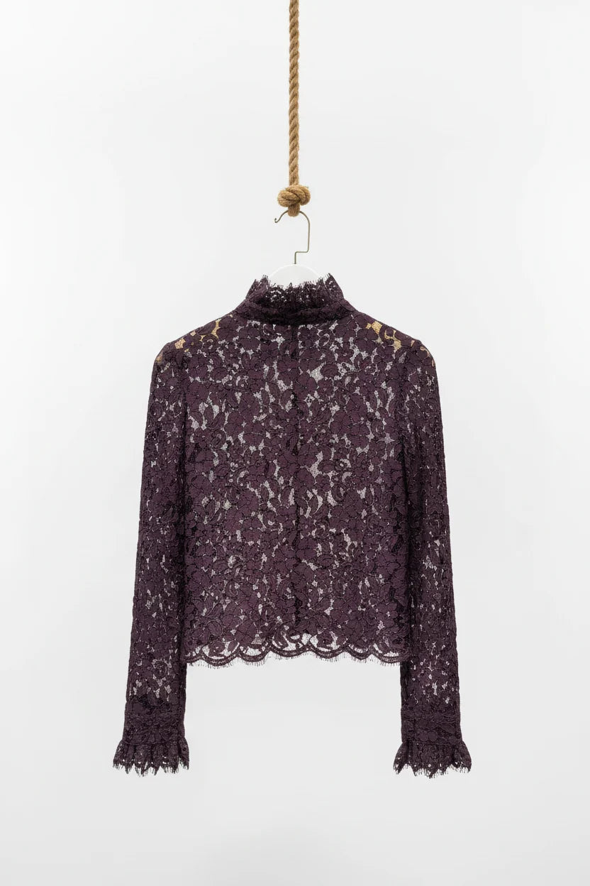 Choklate Paris Spitzenbluse mit Schmuckknöpfen Prune