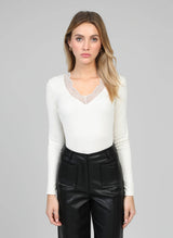 An´ge Paris ASTURIAL Langarmshirt Ecru | Spitzenbesatz V-Ausschnitt