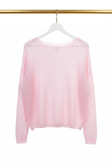 Nais Paris Pullover – weißer Holzbügel an goldener Stange