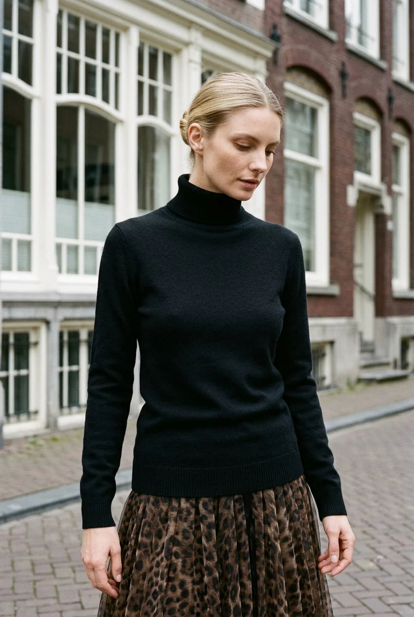 TAMBA Feinstrick-Rollkragenpullover mit Viskose und Angora Schwarz
