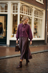 Tamba Flauschige Strickjacke mit Schluppenkragen Pflaume